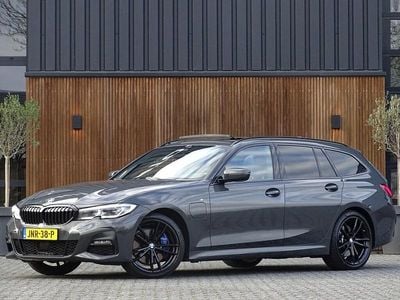 Grijs Occasion 2021 BMW 330 M Sport Stationwagen | € 35.995 (Eerlijke prijs)