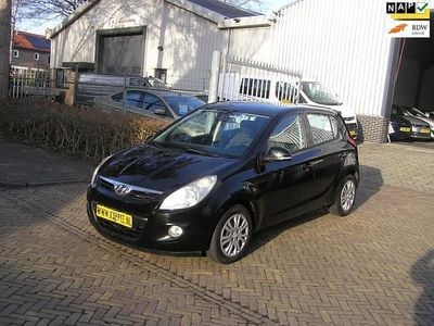 Zwart (metallic) Occasion 2011 Hyundai i20 Hatchback | € 3.950 (Goede deal)