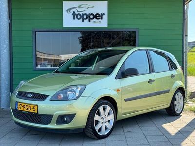 tweedehands Ford Fiesta 1.4-16V Futura / Airco / 5Drs. / Met APK /