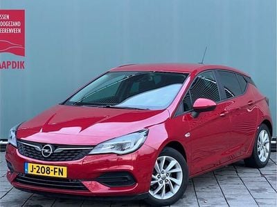 Rood Occasion 2020 Opel Astra Edition Hatchback | € 11.444 (Eerlijke prijs)