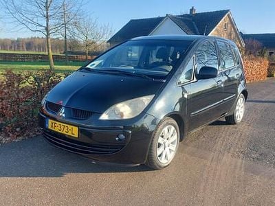 Zwart (metallic) Gebruikt 2005 Mitsubishi Colt Inform Hatchback | € 995 (Goede deal)