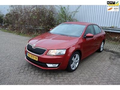 Rood Gebruikt 2017 Skoda Octavia Ambition Hatchback | € 4.999