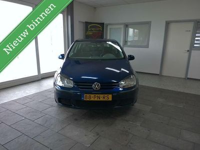 tweedehands VW Golf V 1.6 FSI Sportline 3D weinig km nette auto