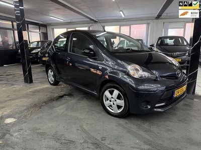 Occasion Toyota Aygo 68 PK (50 kW) 2012 Grijs Hatchback