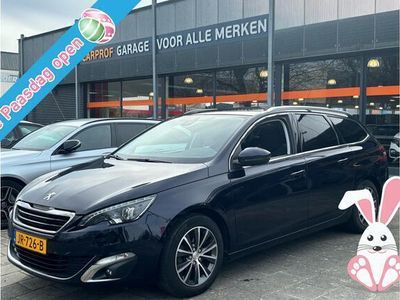 tweedehands Peugeot 308 SW BWJ 2016 / 1.2PT 131PK Premium / Clima / Cruise / Pano dak / Navi / Privacy glass / PDC v+a /