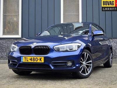 Blauw (metallic) Gebruikt 2018 BMW 118 Executive Hatchback | € 14.950 (Goede deal)