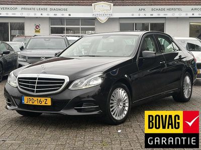 Zwart Gebruikt 2014 Mercedes E200 Ambition Sedan | € 21.450 (Duur)