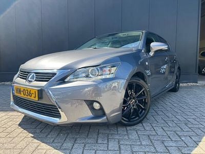 Lexus CT200h