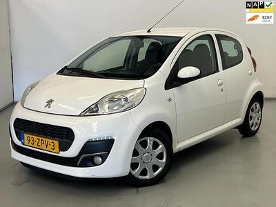 Wit Gebruikt 2013 Peugeot 107 Active Hatchback | € 2.250 (Eerlijke prijs)