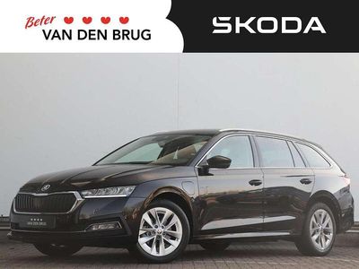 Zwart Occasion 2022 Skoda Octavia Business Line Stationwagen | € 26.900 (Iets duurder)