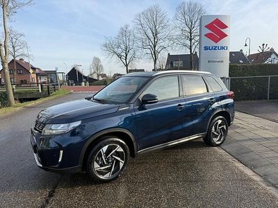 Blauw (metallic) Occasion 2025 Suzuki Vitara Style SUV | € 28.850 (Iets duurder)
