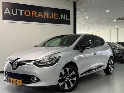 Grijs Gebruikt 2015 Renault Clio IV Collection Hatchback | € 6.699 (Eerlijke prijs)