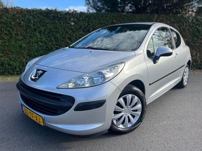 Grijs (metallic) Gebruikt 2006 Peugeot 207 Hatchback | € 1.888 (Eerlijke prijs)