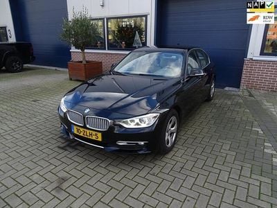 Zwart Gebruikt 2013 BMW 320 Efficient Dynamics Sedan | € 9.750 (Goede deal)