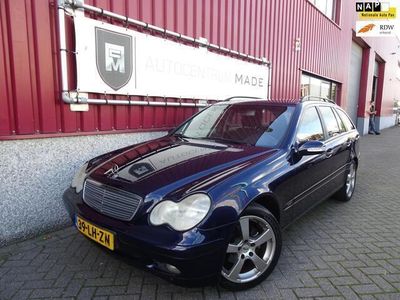 tweedehands Mercedes 180 C-KLASSE CombiK. Classic // Clima // Navi // Trekhaak