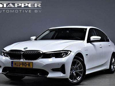 BMW 330e