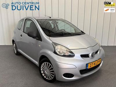 Grijs Occasion 2010 Toyota Aygo Hatchback | € 2.390 (Eerlijke prijs)