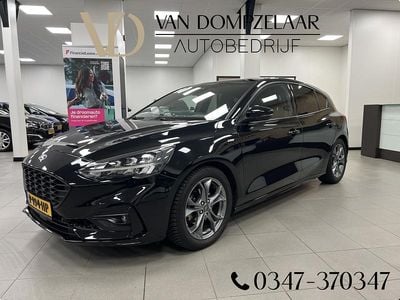 Zwart Gebruikt 2022 Ford Focus ST-Line X Hatchback | € 21.645 (Goede deal)