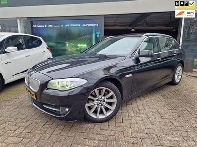 tweedehands BMW 528 5-SERIE Touring i High Executive 2E EIGENAAR|BOMVOLLE NL AUTO|PANO DAK|LEDER|NAVI