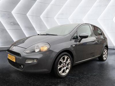 Grijs (metallic) Occasion 2016 Fiat Punto Evo Lounge Hatchback | € 4.940 (Eerlijke prijs)