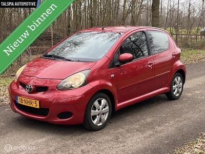 Occasion Toyota Aygo 68 PK (50 kW) 2010 Rood Hatchback