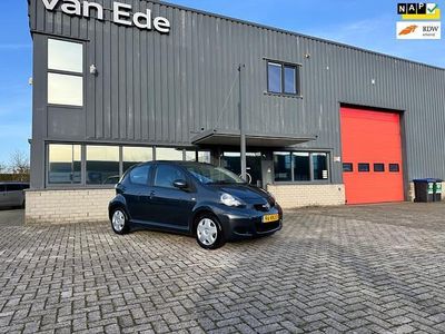 Occasion Toyota Aygo Comfort 68 PK (50 kW) 2011 Grijs (metallic) Hatchback