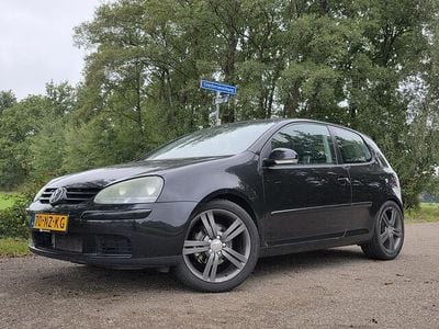 Zwart Gebruikt 2004 VW Golf IV Sportline Hatchback | € 1.399 (Eerlijke prijs)