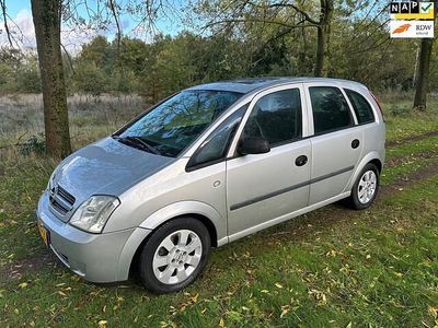 Grijs Gebruikt 2004 Opel Meriva Essentia MPV | € 1.450 (Eerlijke prijs)