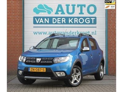 Blauw (metallic) Gebruikt 2019 Dacia Sandero Stepway Hatchback | € 8.945 (Eerlijke prijs)