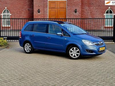 Blauw Gebruikt 2008 Opel Zafira Essentia MPV | € 2.499 (Eerlijke prijs)