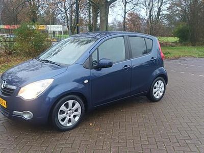 Blauw (metallic) Gebruikt 2008 Opel Agila Enjoy Hatchback | € 5.249 (Eerlijke prijs)