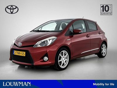 Occasion Toyota Yaris Hybrid 99 PK (72 kW) 2014 Rood (parellak) Hatchback