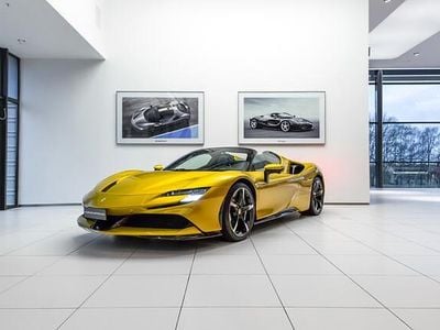 Geel Gebruikt 2022 Ferrari SF90 Cabriolet | € 489.500