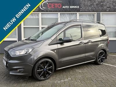 Grijs Gebruikt 2017 Ford Tourneo Courier Titanium MPV | € 10.950 (Eerlijke prijs)