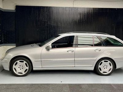 Grijs (metallic) Gebruikt 2001 Mercedes C320 Elegance Stationwagen | € 1.700