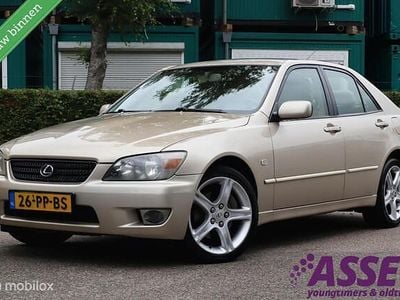 Lexus IS200