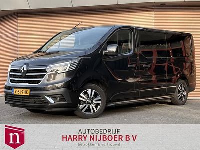 Zwart (metallic) Occasion 2024 Renault Trafic Luxe MPV | € 33.950 (Super prijs)
