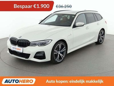 Wit Occasion 2021 BMW 330e M Sport Stationwagen | € 34.549 (Eerlijke prijs)