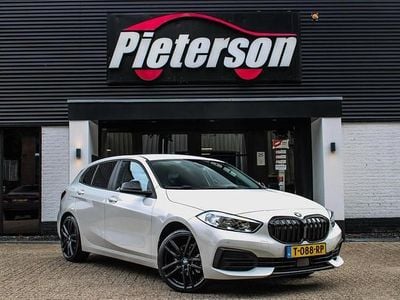 Wit Gebruikt 2020 BMW 118 Executive Hatchback | € 15.399 (Eerlijke prijs)