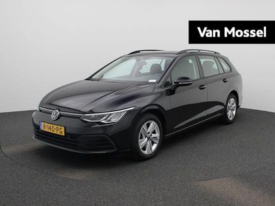 Zwart Occasion 2022 VW Golf VIII Life Stationwagen | € 19.900 (Eerlijke prijs)