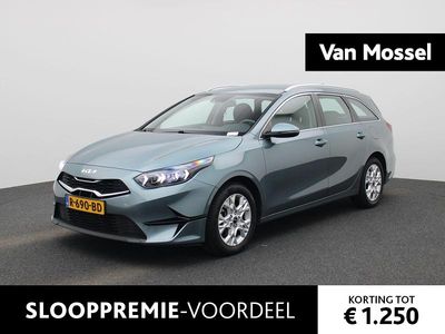 Grijs Gebruikt 2022 Kia Ceed Hatchback | € 17.900 (Eerlijke prijs)
