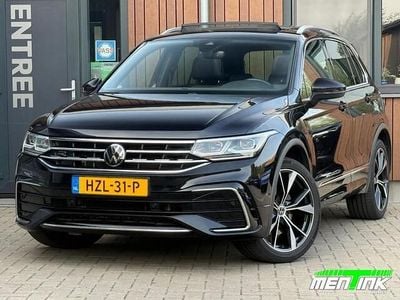Zwart Occasion 2023 VW Tiguan R-line SUV | € 41.950 (Eerlijke prijs)