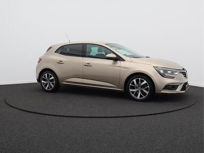 Bruin Gebruikt 2016 Renault Mégane IV Intens Hatchback | € 8.350 (Goede deal)