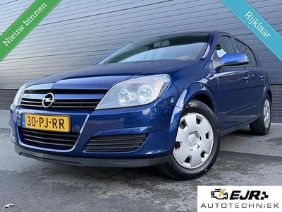 Blauw (metallic) Occasion 2004 Opel Astra Cosmo Hatchback | € 1.950 (Eerlijke prijs)