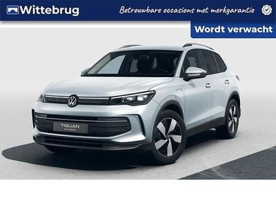 Zilver (metallic) Occasion 2025 VW Tiguan Edition SUV | € 44.950 (Super prijs)
