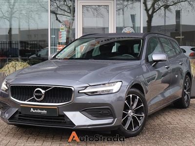 Grijs Occasion 2021 Volvo V60 Momentum Stationwagen | € 23.900 (Super prijs)