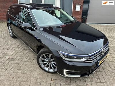 Zwart Gebruikt 2015 VW Passat Highline Stationwagen | € 10.999 (Goede deal)