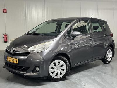 Grijs Occasion 2012 Toyota Verso-S MPV | € 9.799 (Duur)