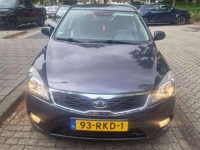 Grijs Gebruikt 2012 Kia Ceed Hatchback | € 6.000 (Eerlijke prijs)