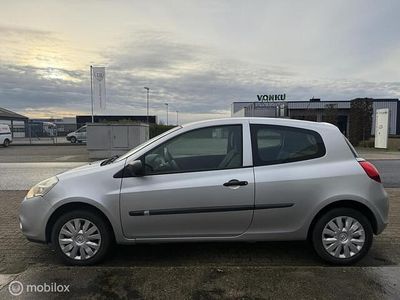Occasion Renault Clio II 75 PK (55 kW) 2009 Grijs Hatchback